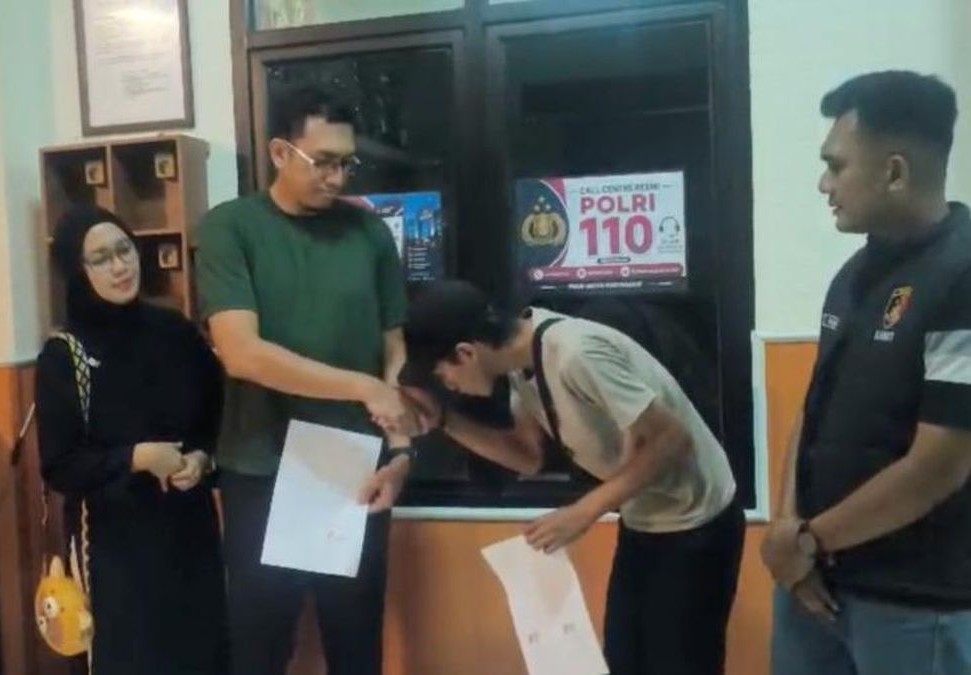 Tukang Mi Ayam di Bekasi Minta Maaf Usai Viral Ambil Kucing Persia