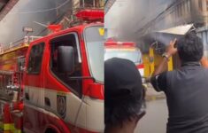 Kebakaran Hanguskan Warung Ayam Pak Gembus di Depok