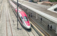 Kereta Cepat Jakarta-Surabaya Ditargetkan Uji Coba 2026
