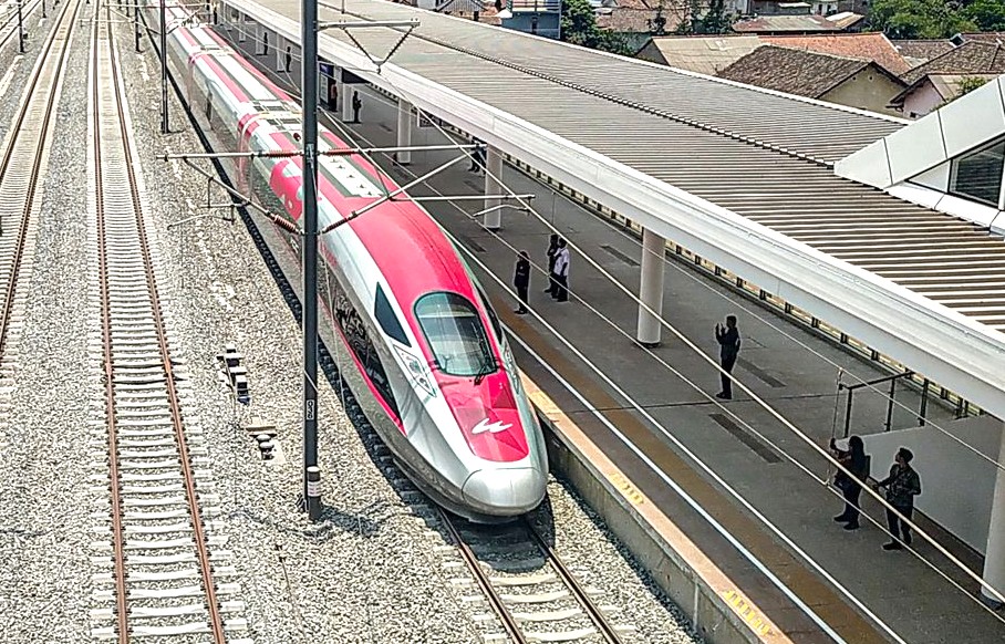 Kereta Cepat Jakarta-Surabaya Ditargetkan Uji Coba 2026