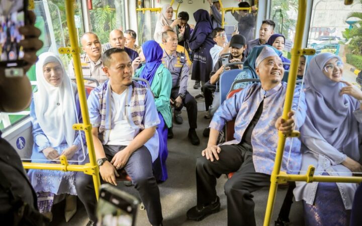 Daftar 21 Golongan yang Bisa Naik Transum Gratis di Jakarta