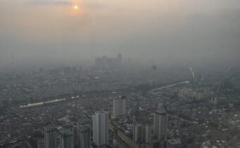Udara Jakarta Memburuk, Pramono Siagakan 367 Fasilitas Kesehatan dan Fokus Mitigasi